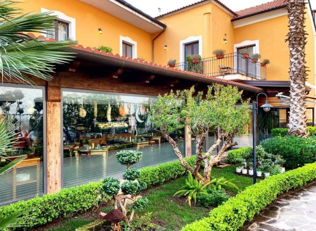 Luxury B&B La Spelunca Santa Maria Capua Vetere Eksteriør bilde